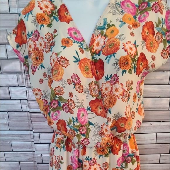 Honey Punch Pants - BEAUTIFUL FLORAL HONEY punch Brand. Size Small Romper. Size Small.